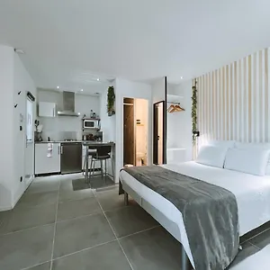  Maison d'hôtes Gest-loc Location Meublée Sky - Jardin&terrasse Privative - Parking Privé